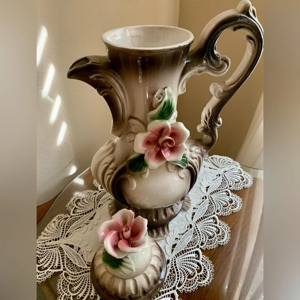 LN VINTAGE BEAUTIFUL COLLECTIBLE PITCHER MADE IN ITALY. CERTIFICATE INCLUDED. - Picture 5 of 8